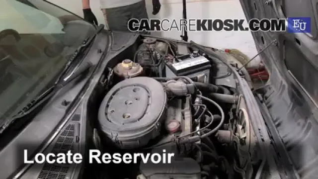 1992 Renault Clio RT 1.4L 4 Cyl. Líquido limpiaparabrisas Agregar líquido